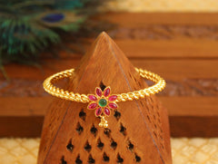 Antique Gold Plated Floral Stone Kada T3112
