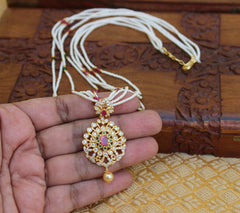 Stylish Pendant with Handmade Beads Necklace T2277