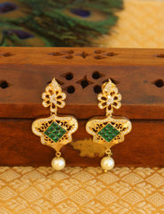 Gold Plated Stylish Earrings T2745