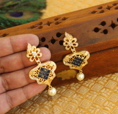 Gold Plated Stylish Earrings T2749