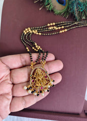 Temple Gold Plated Stone Black Beads Necklace T3152