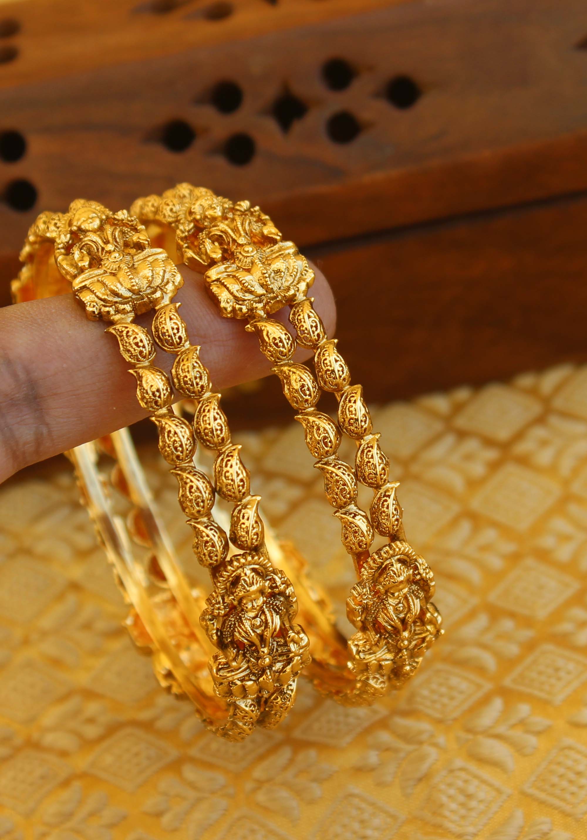 Matte Finish Temple Lakshmi Bangles T2996