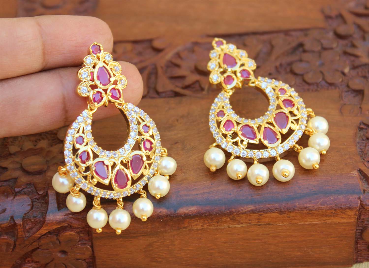 Gold Plated Stylish Stone Earrings T2506