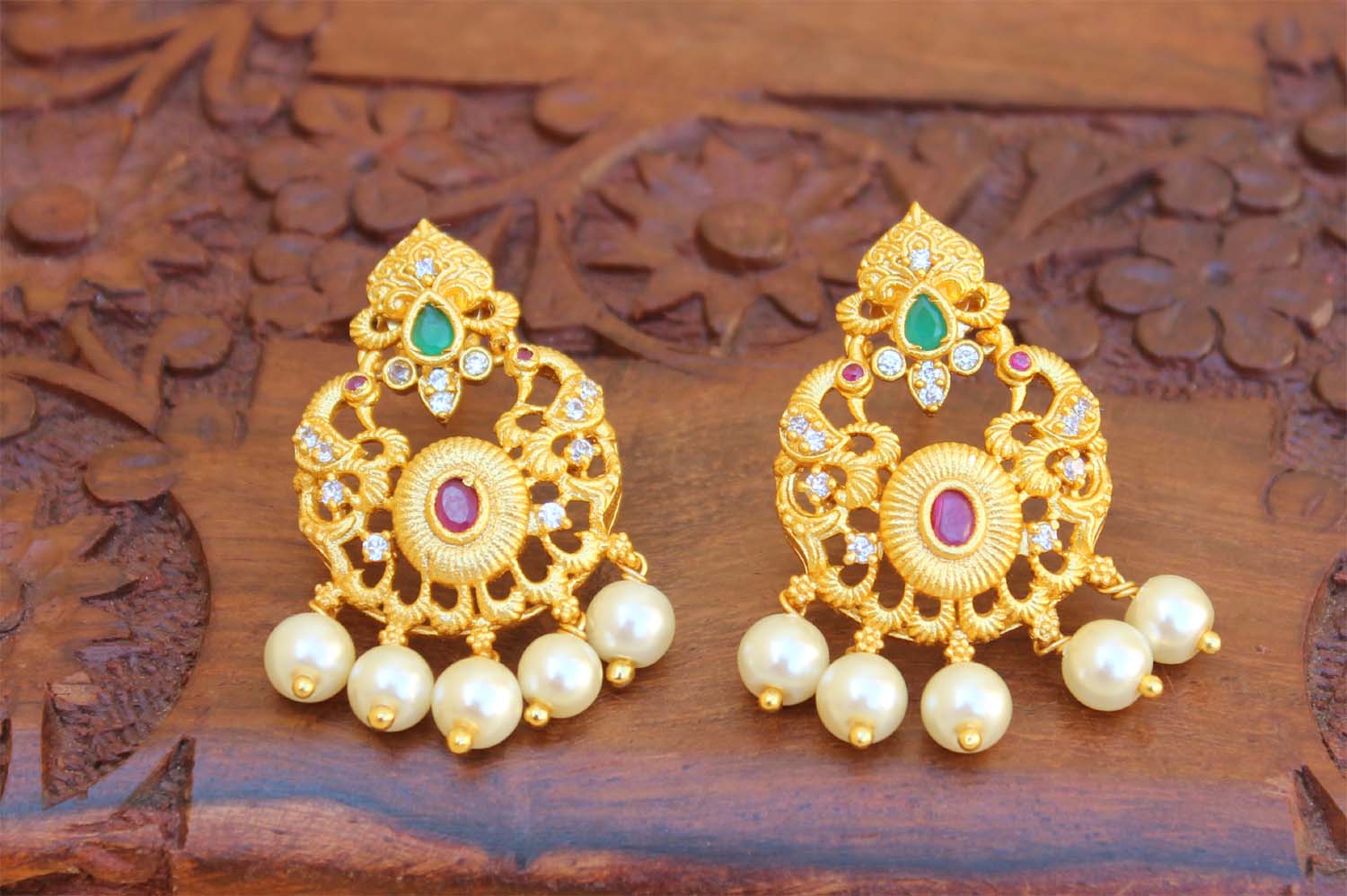 Matte Finish Peacock Pearl Stylish Earrings T2512