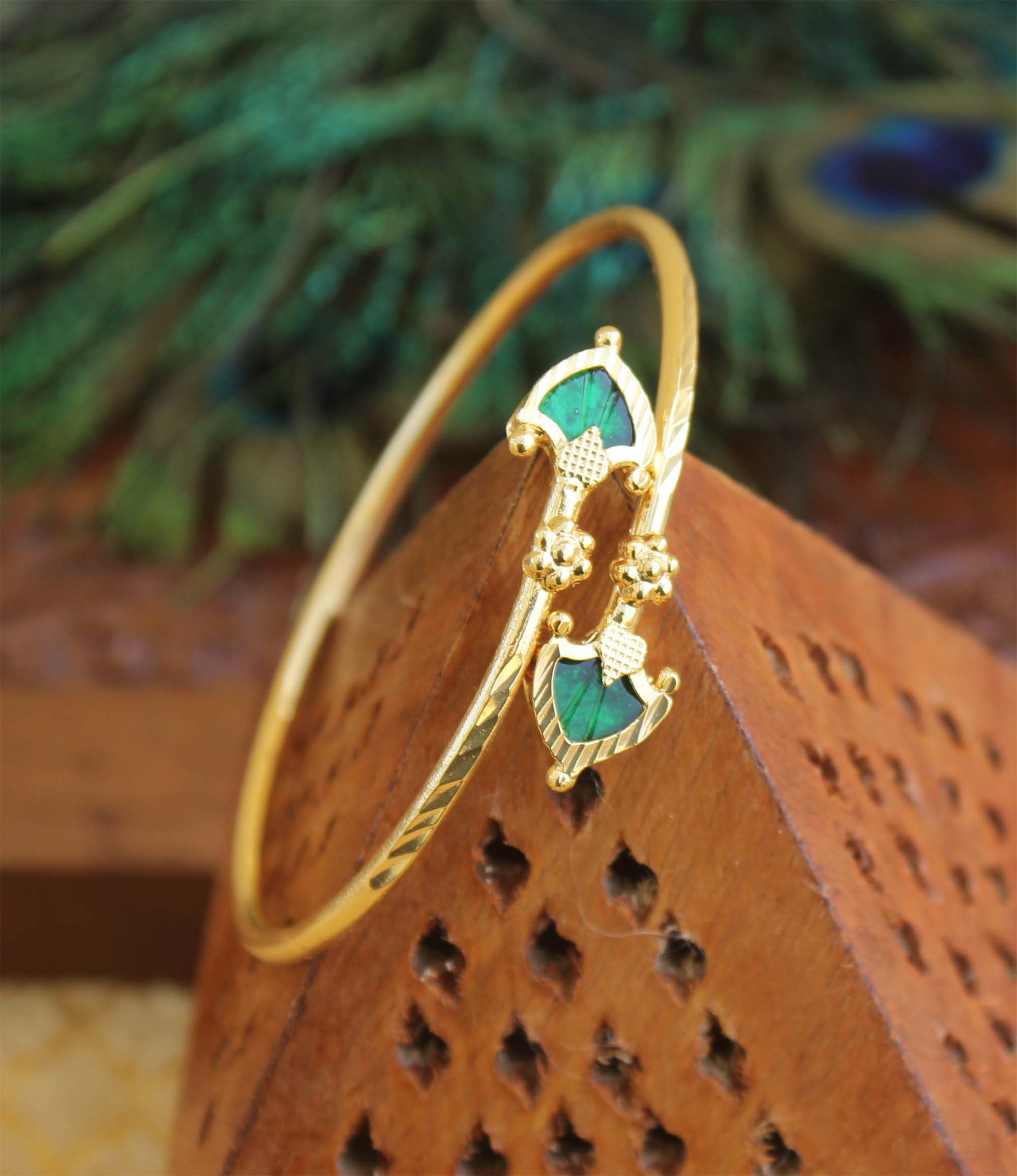 Kerala Style Gold Plated Palakka Kada T2454