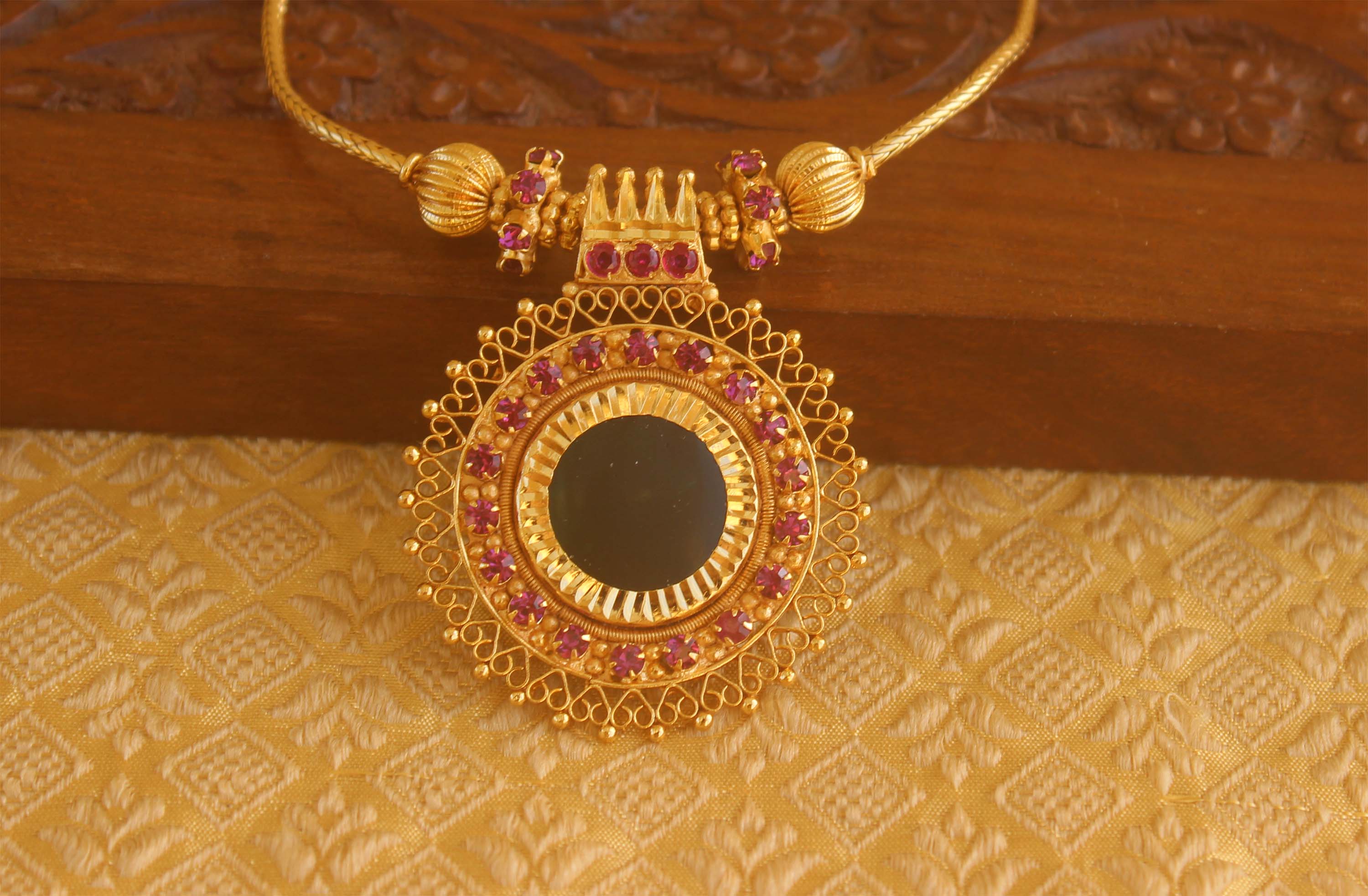 Gold plated Palakka stone necklace Tanvi83
