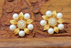 Pearl Studs Earrings T2430