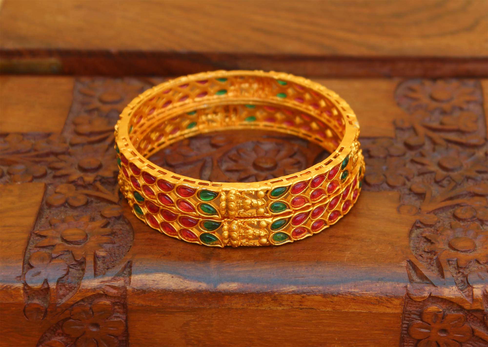 Matte Finish Kempu Stone Temple Bangles T2992