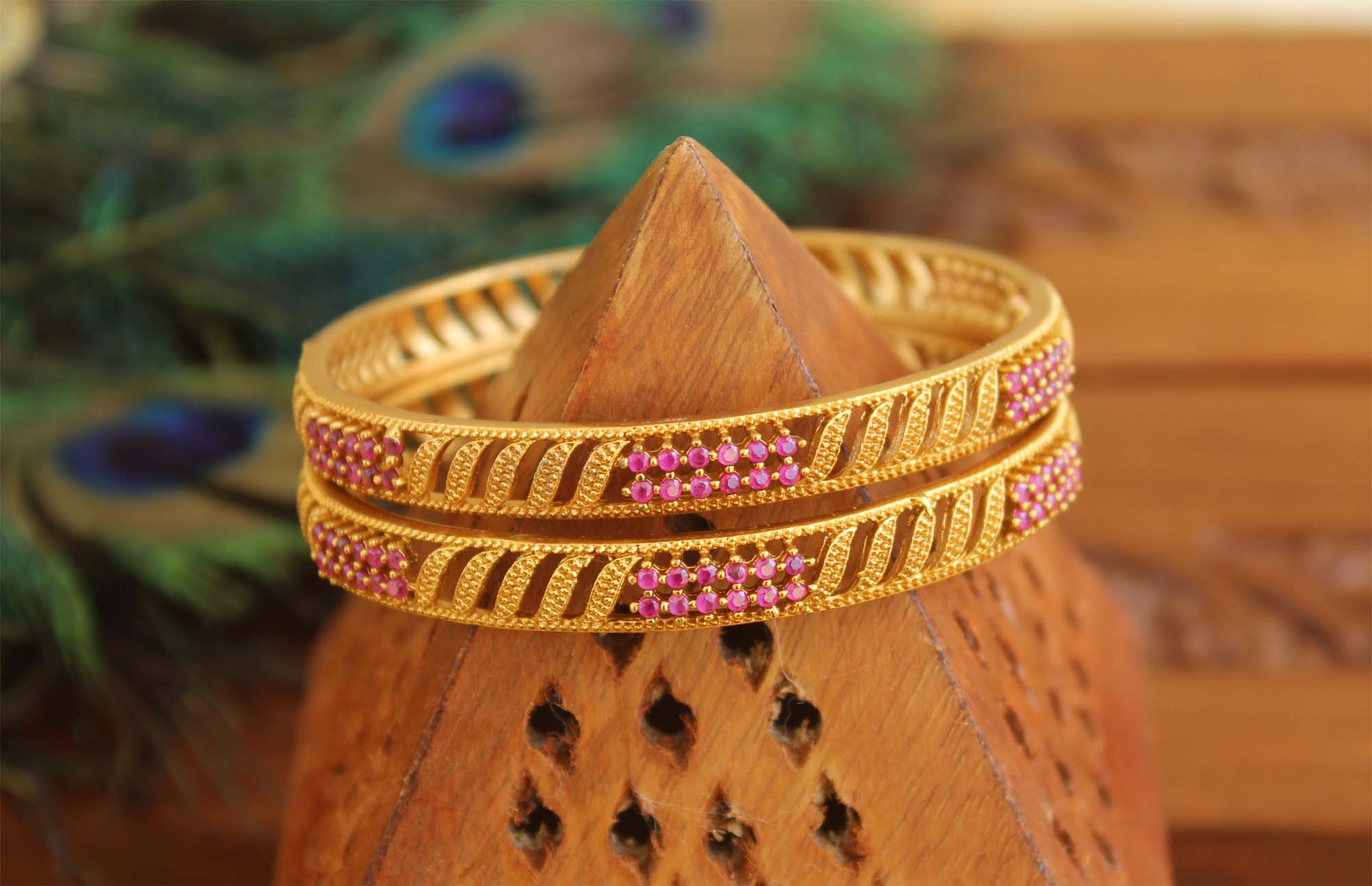 Stylish Matte Finish Ruby Bangles T2886
