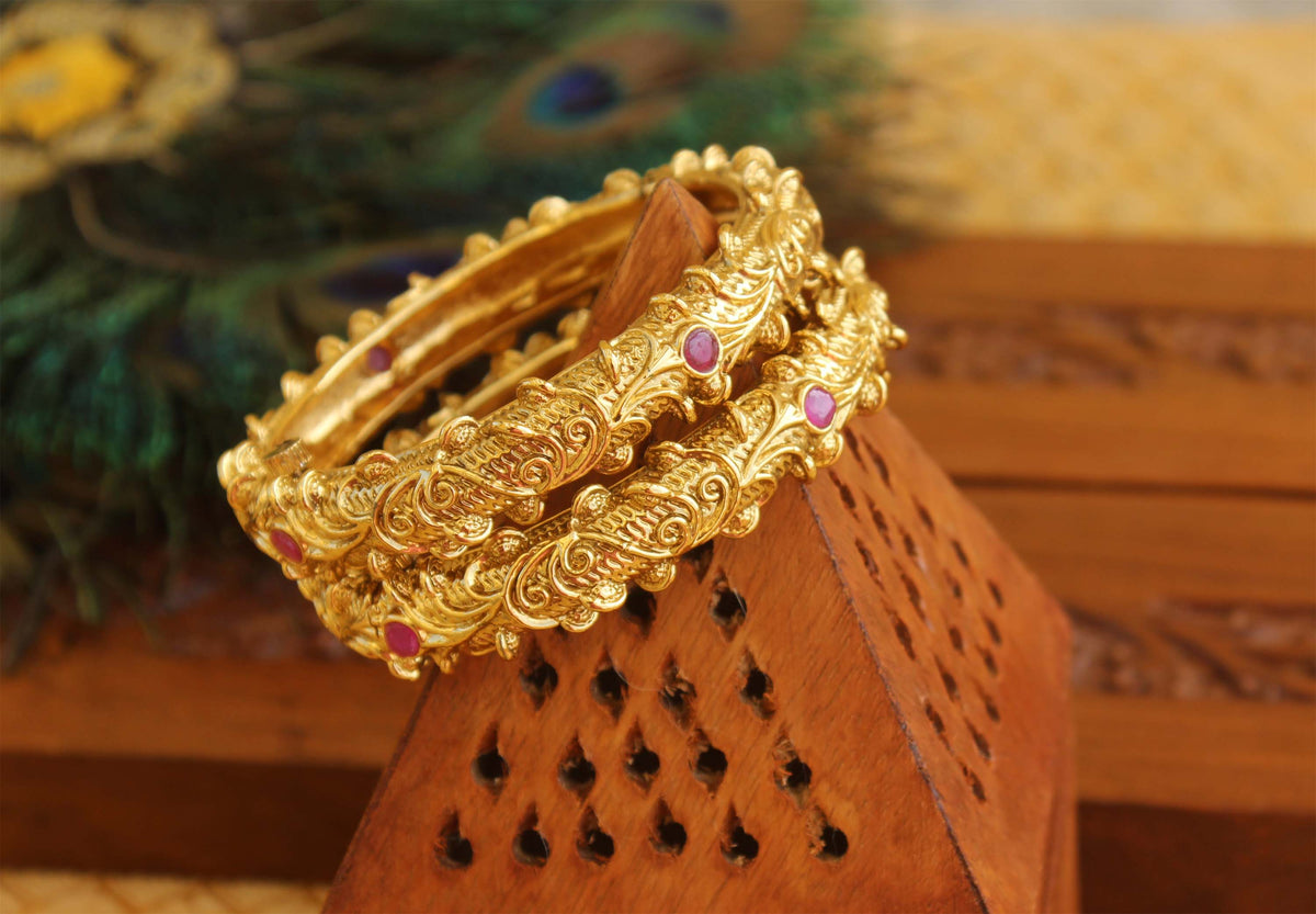 Antique Gold Ruby Stone Bangles T3039