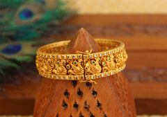 Antique Gold Plated Peacock Stone Bangle T3091