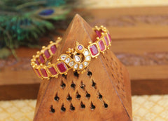 Antique Gold Peacock Ruby Stone Bangle T3097