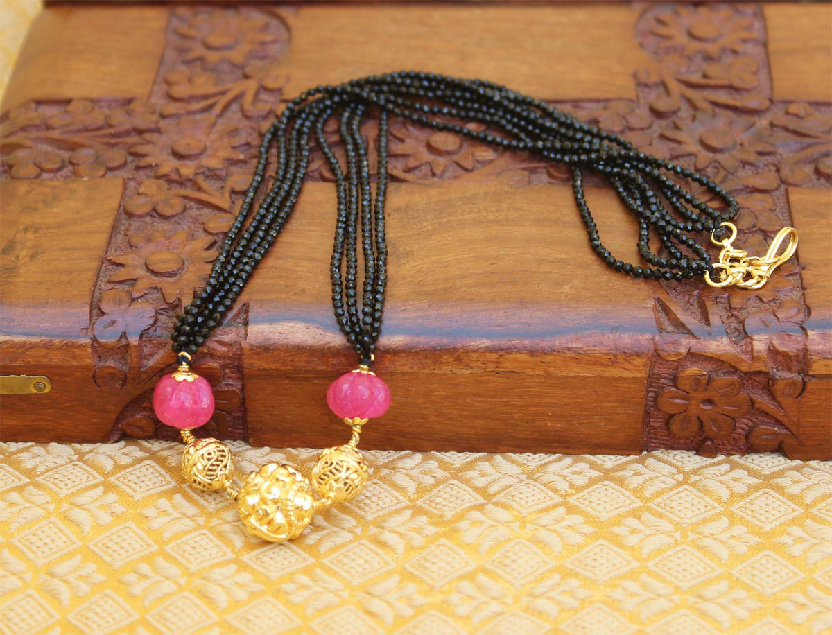 Hand Made Black Beads Necklace T2266