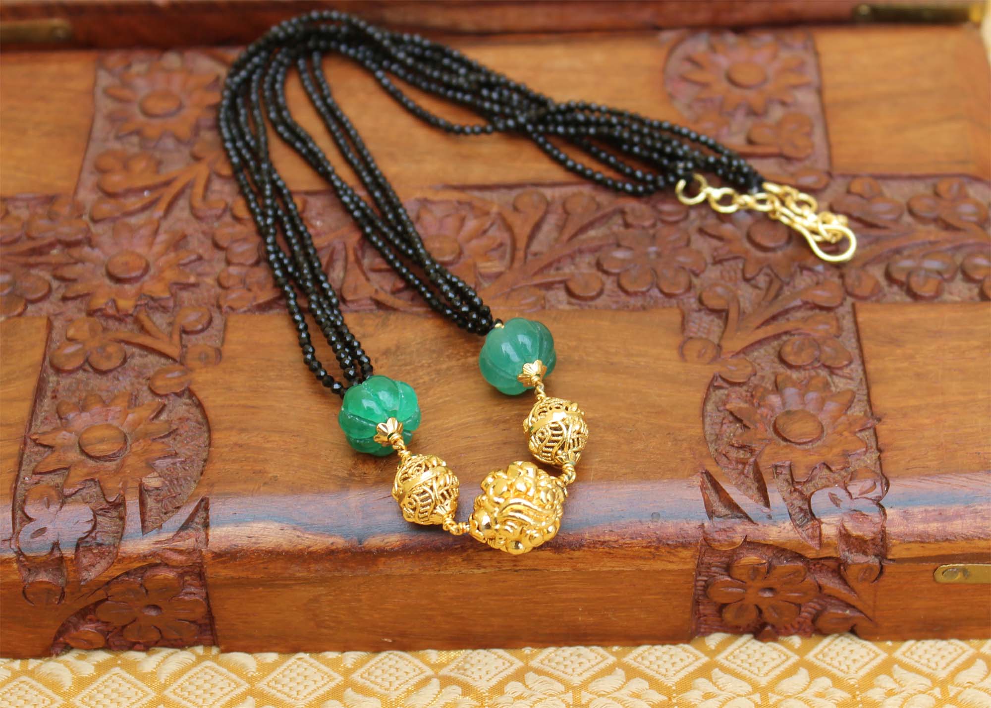 Hand Made Black Beads Necklace T2267