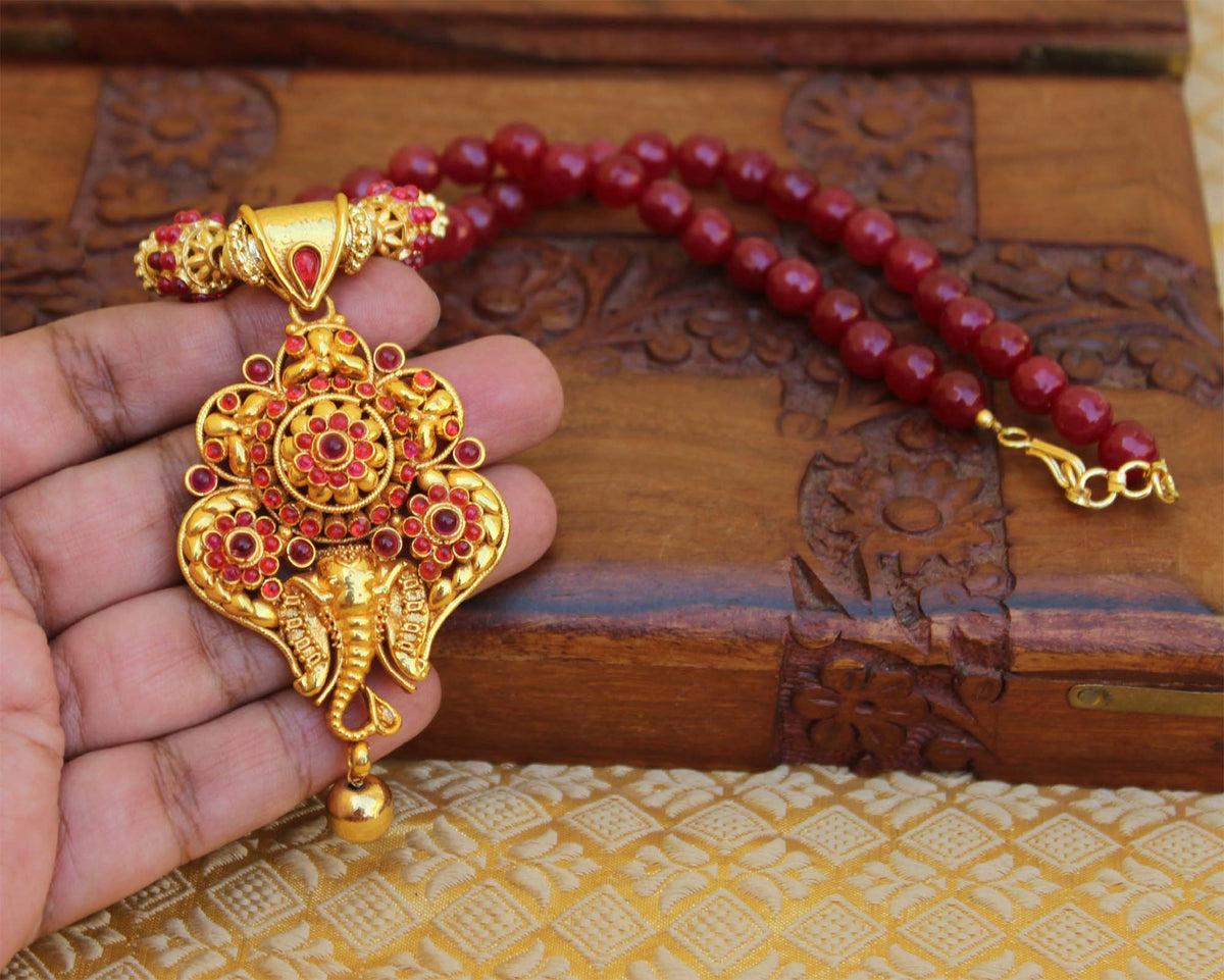 Matte Finish Elephant Handmade Beads Necklace T2711