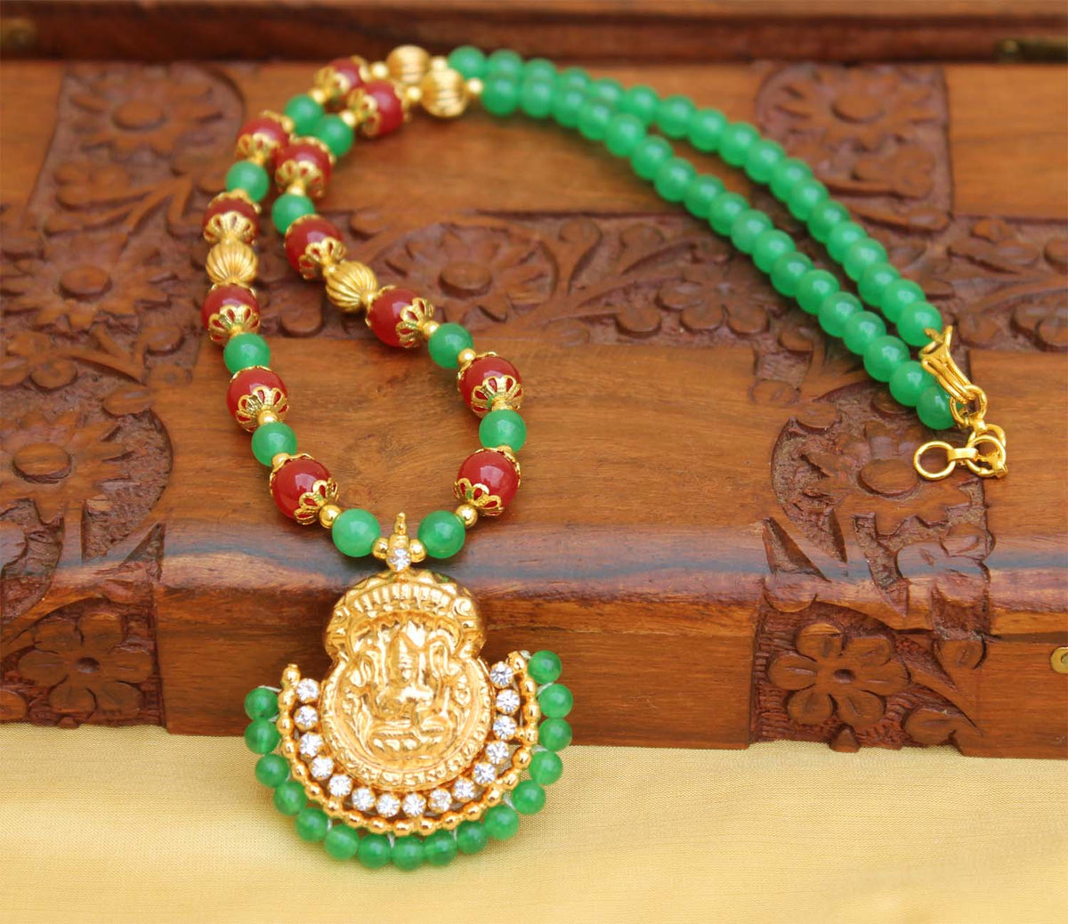 Handmade Temple Beads Necklace T2701