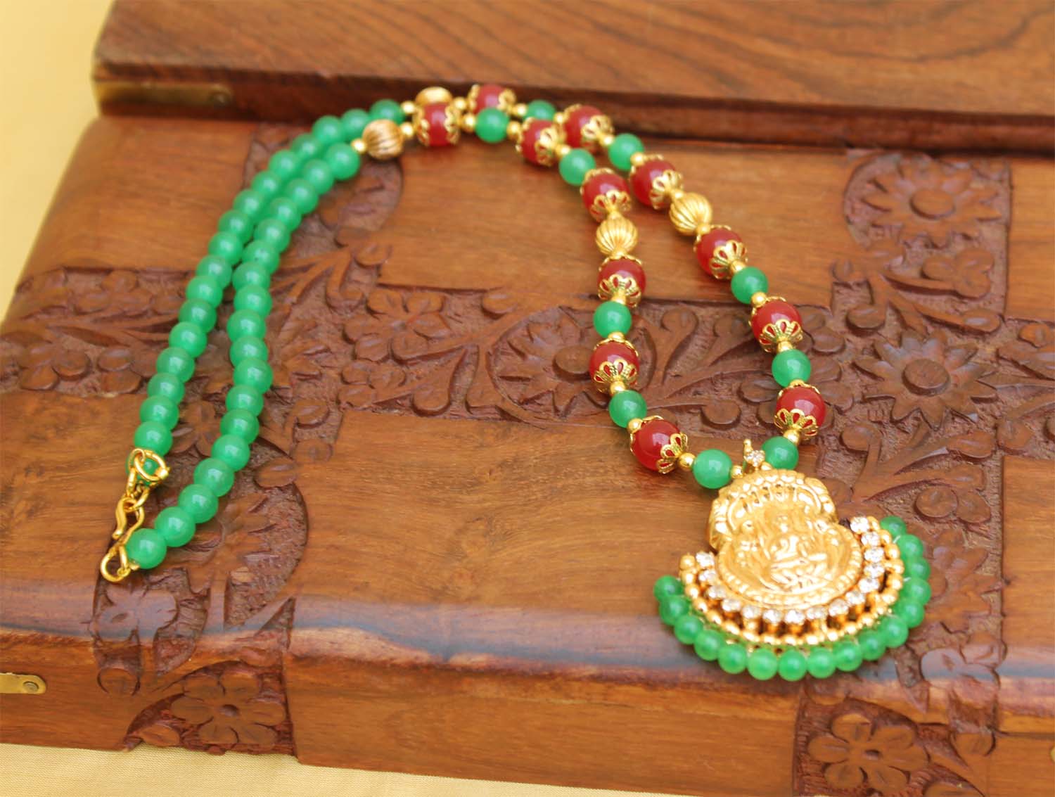 Handmade Temple Beads Necklace T2701