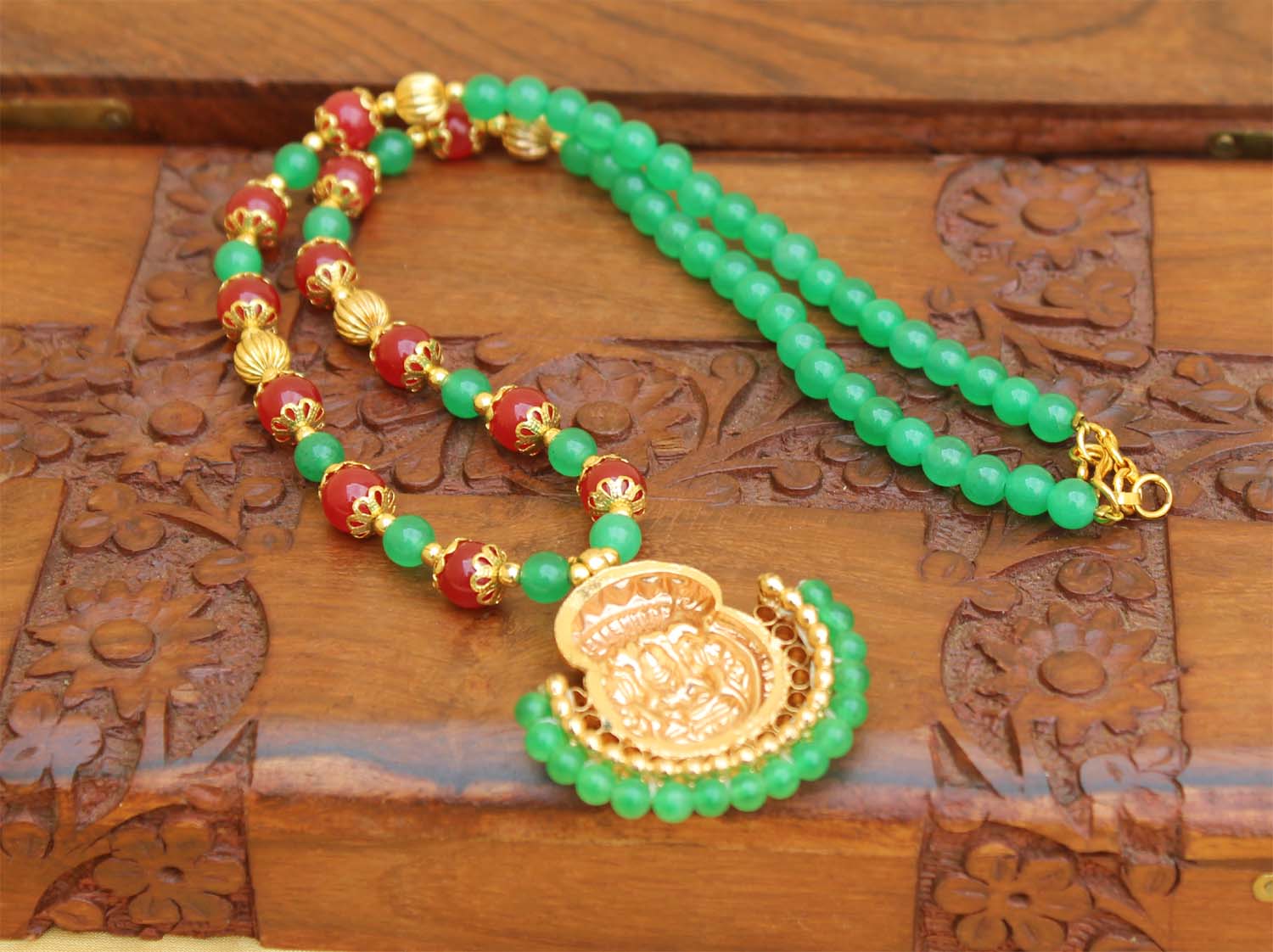 Handmade Temple Beads Necklace T2701