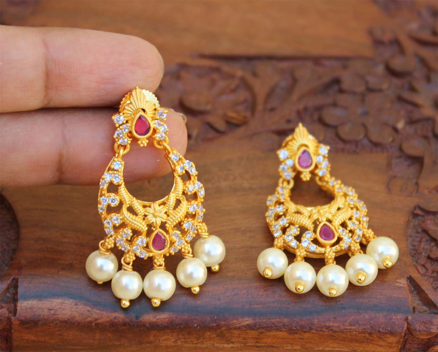 Matte Finish Stylish Pearl Earrings T2495