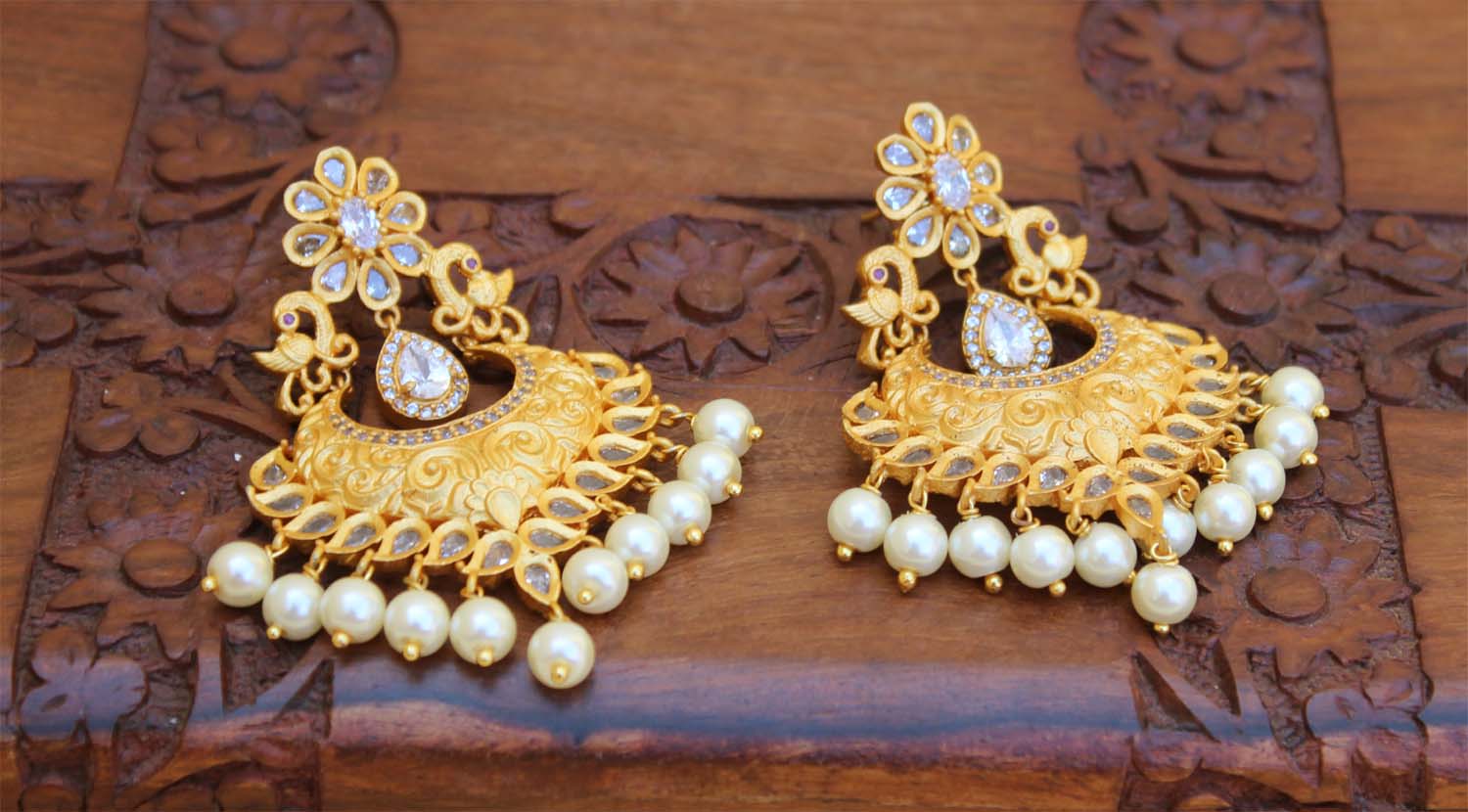 Matte Finish Peacock Pearl Earrings T2772