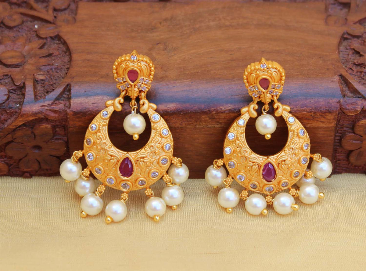 Matte Finish Pearl Stone Earrings T2773