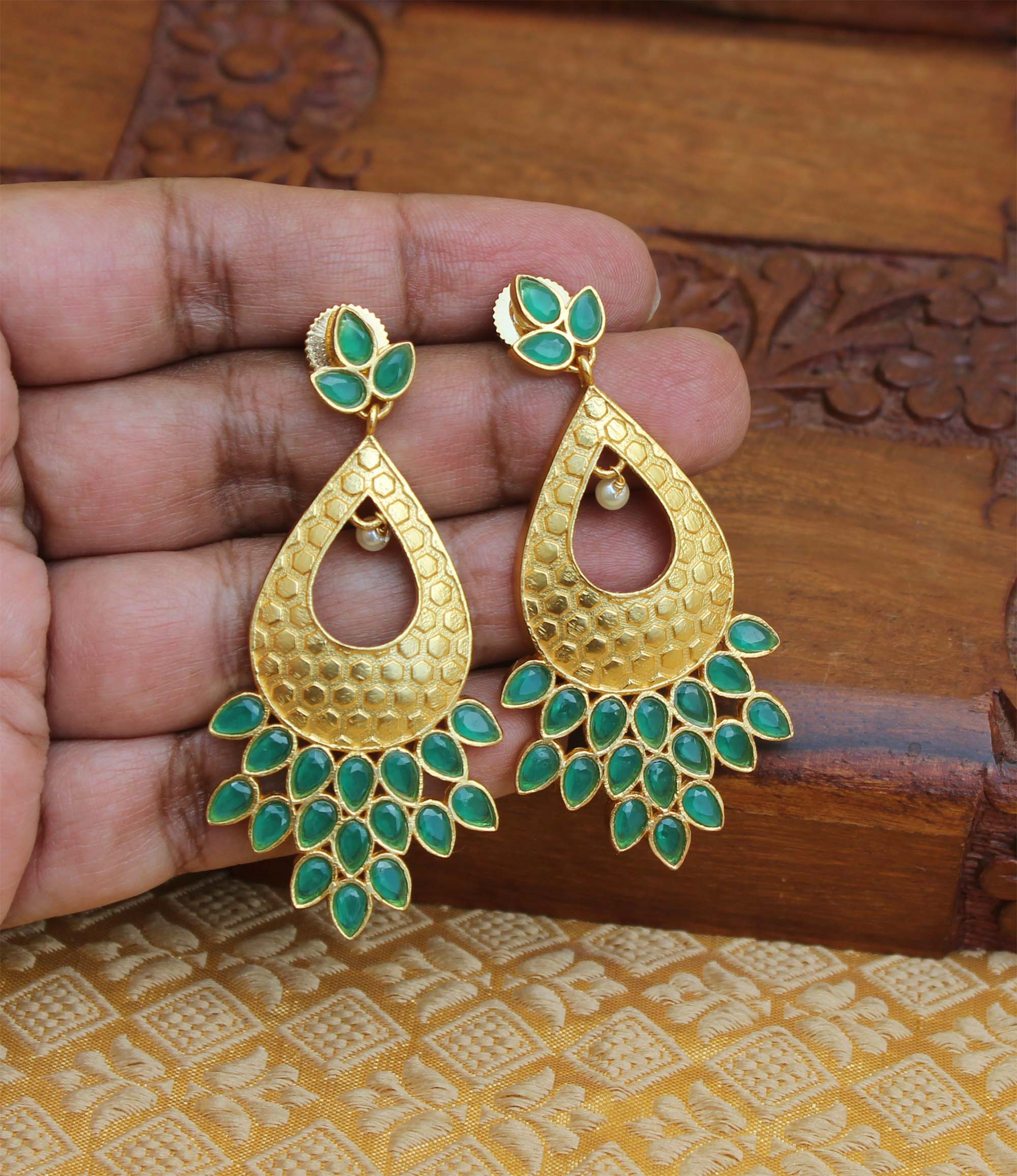 Matte Finish Stylish Earrings T2825