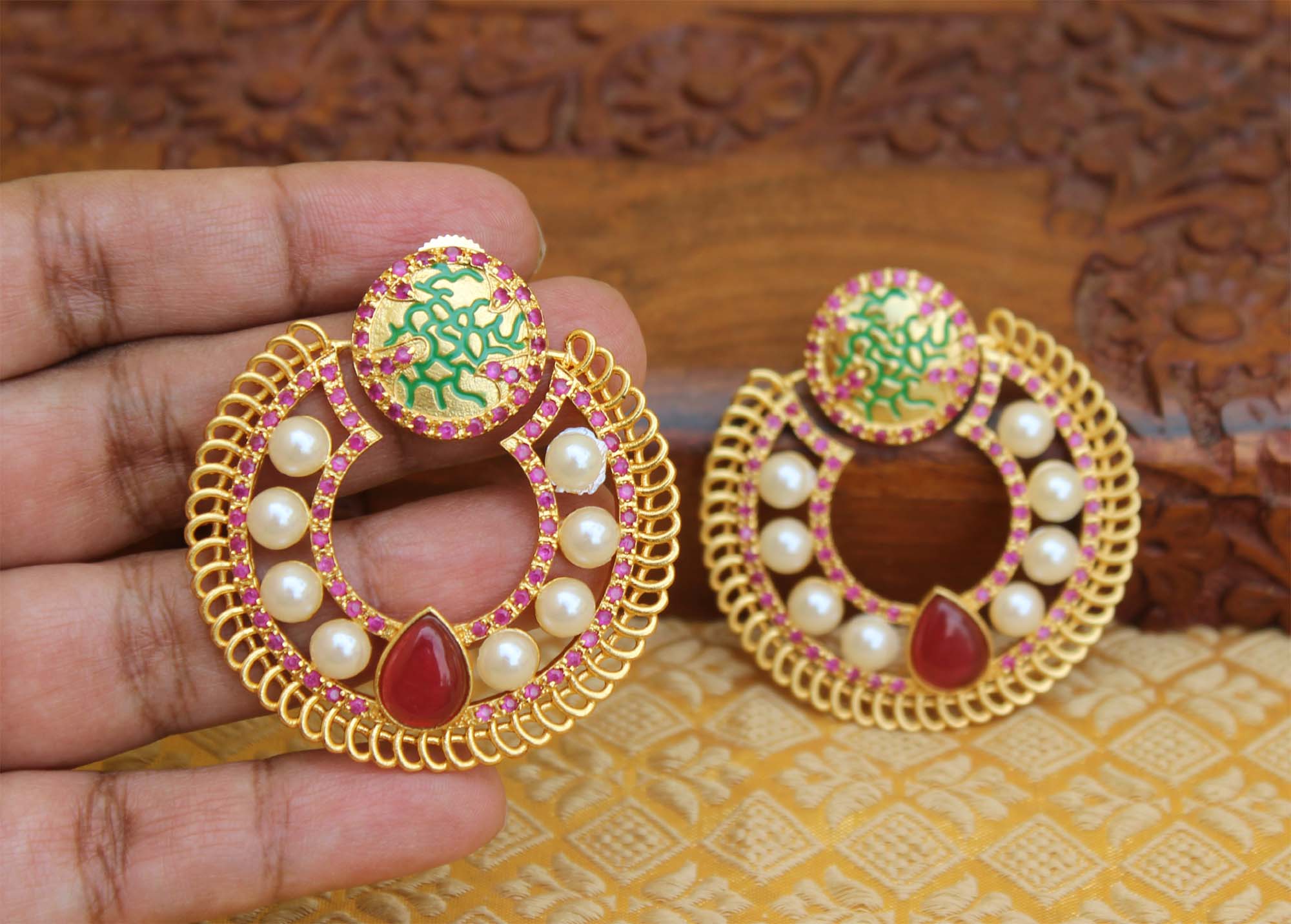 Matte Finish Pearl Stone Earrings T2838