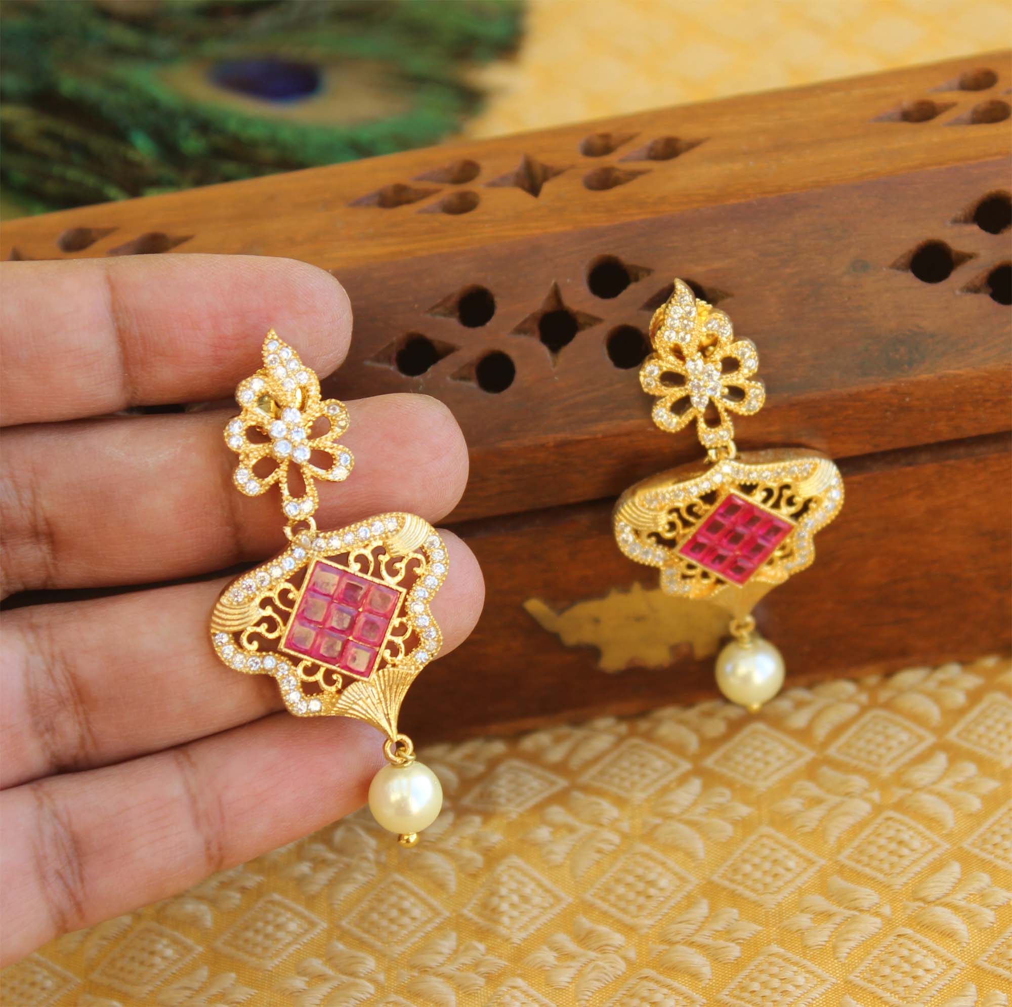 Gold Plated Stylish Earrings T2746