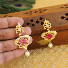 Gold Plated Stylish Earrings T2746