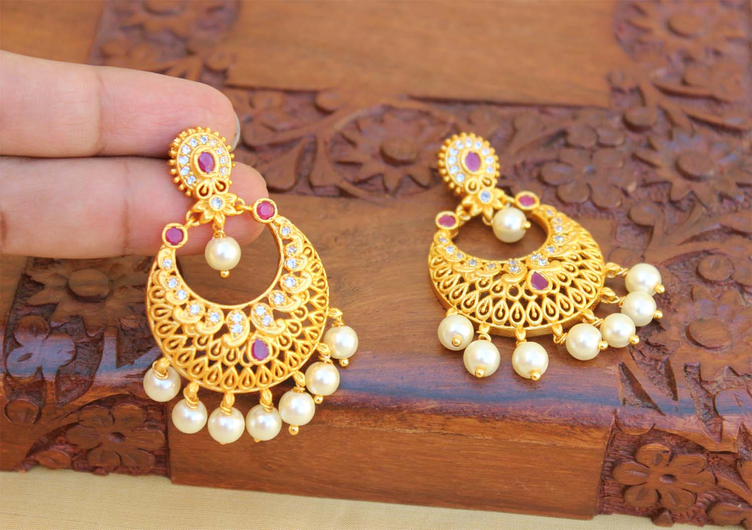 Stylish Matte Finish Stone Earrings T2511