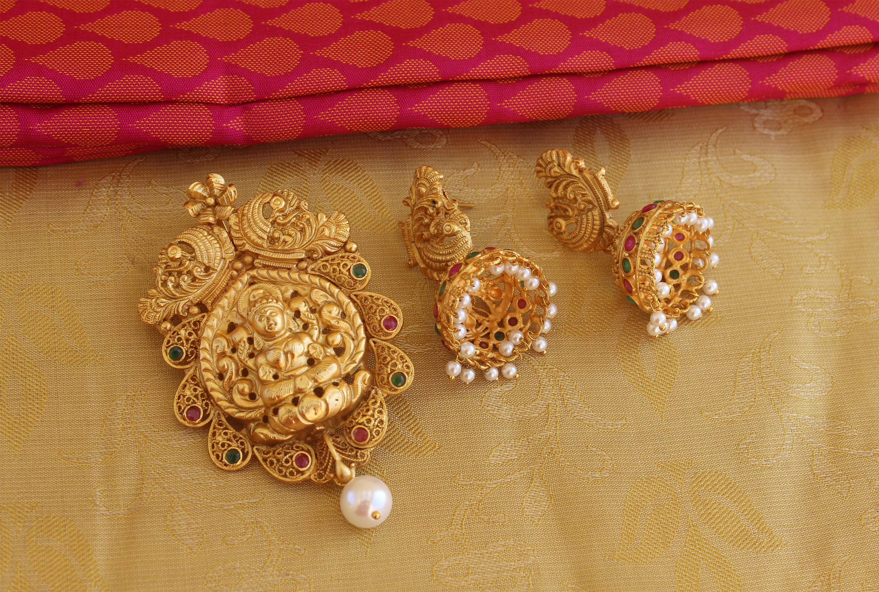 Temple Matte Finish Pendant Set T1416