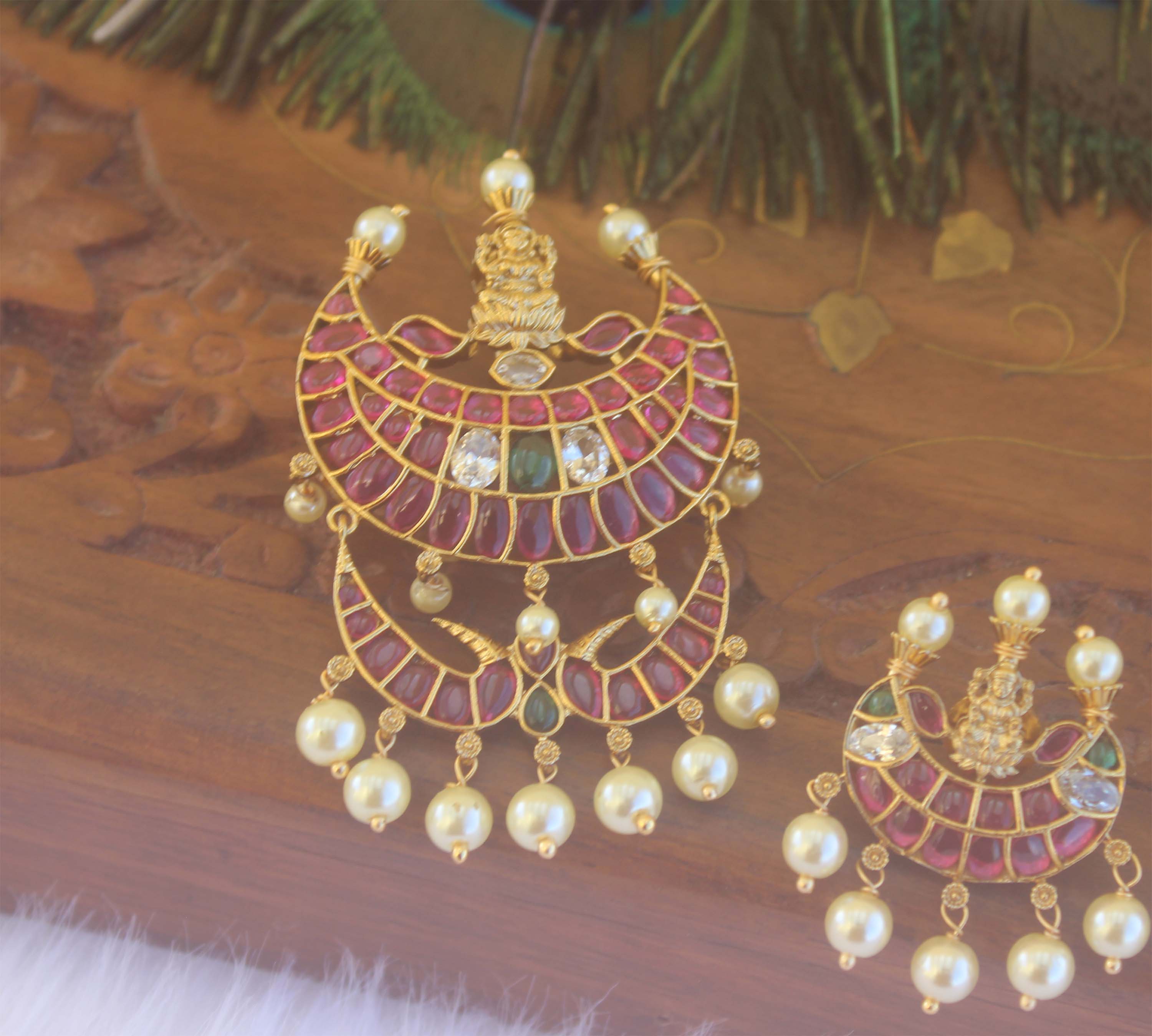 Kempu Stone Temple Pendant Set T2230
