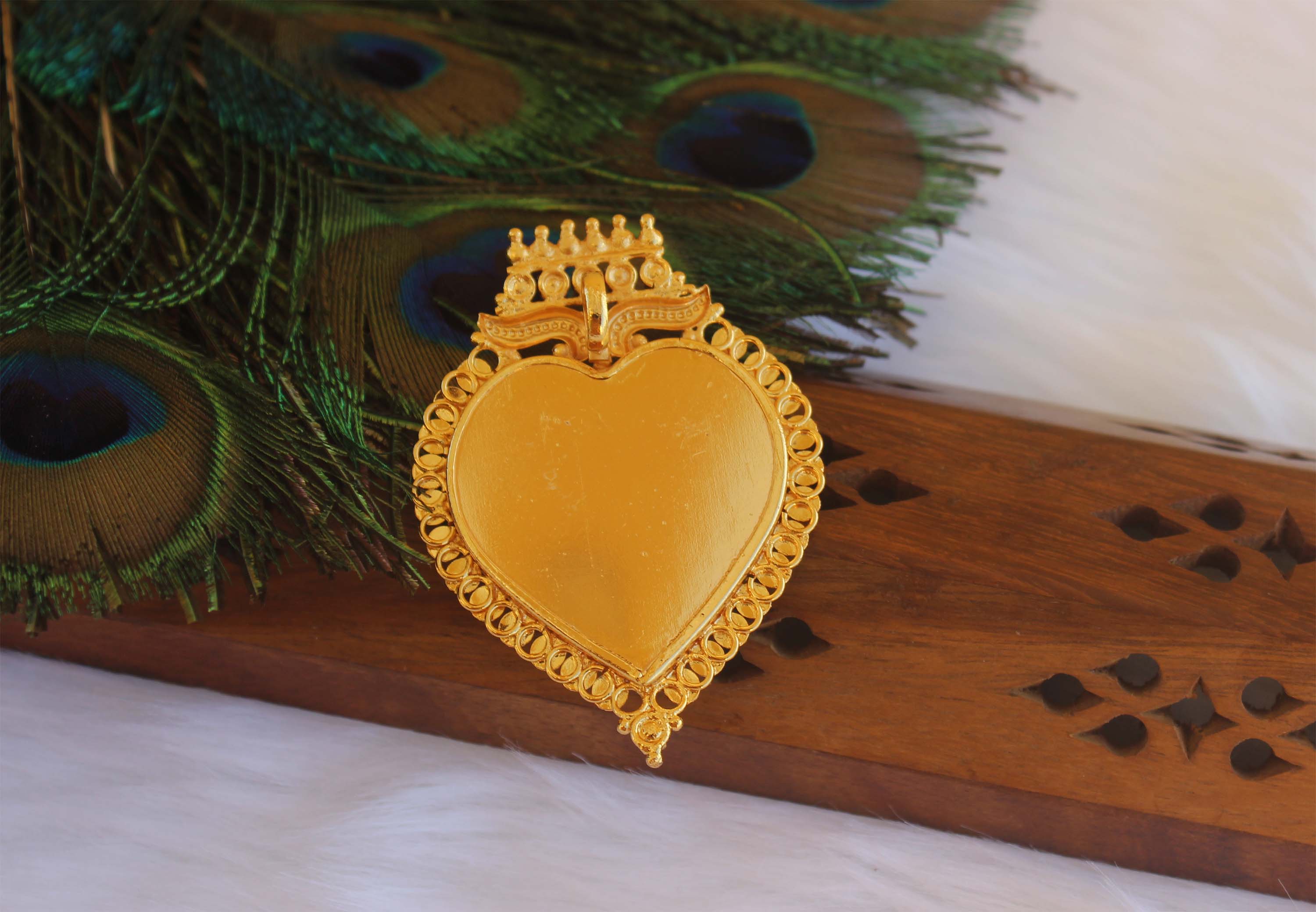 Kerala Charming Palakka Pendant T452