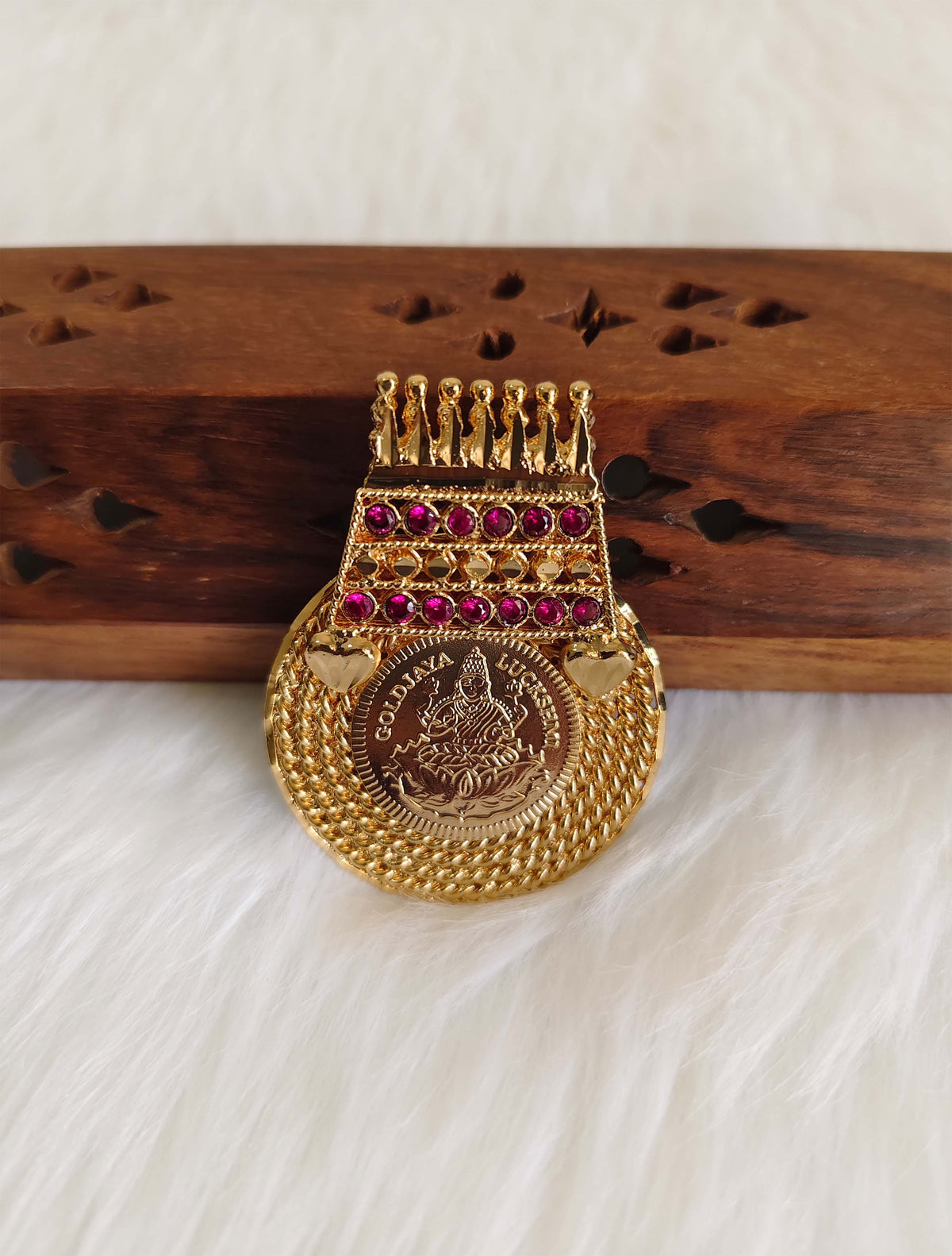 Kerala Style Temple Kasu Stone Pendant T3166