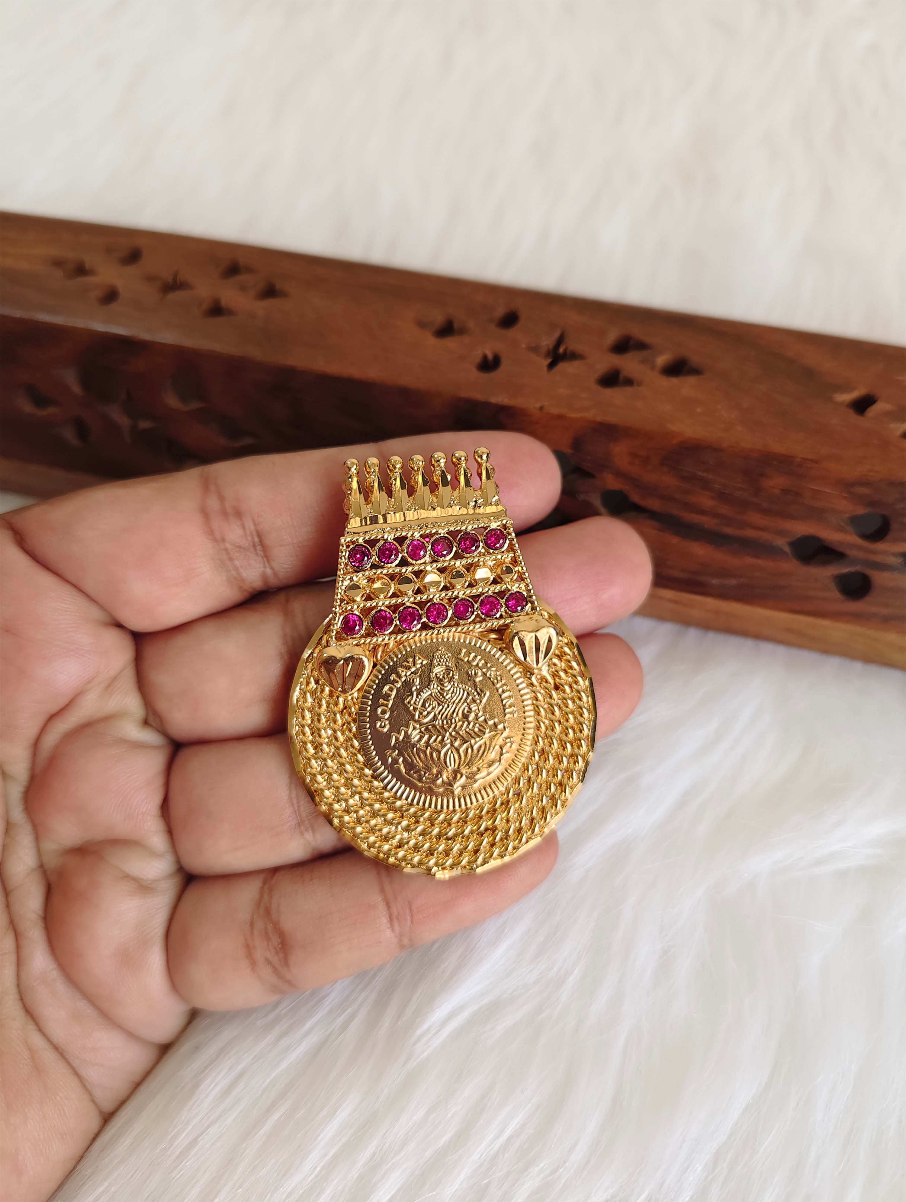 Kerala Style Temple Kasu Stone Pendant T3166