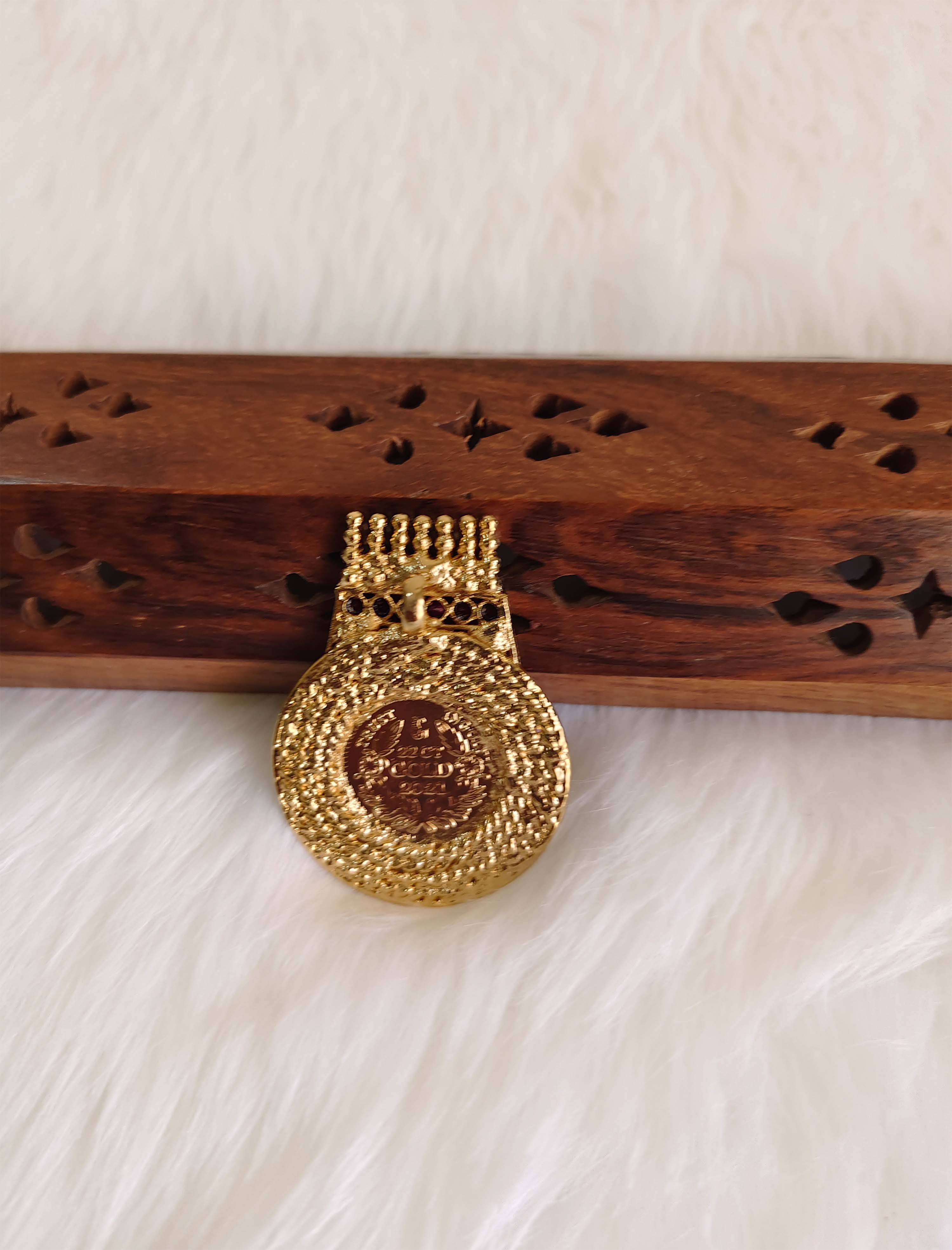 Kerala Style Temple Kasu Stone Pendant T3166