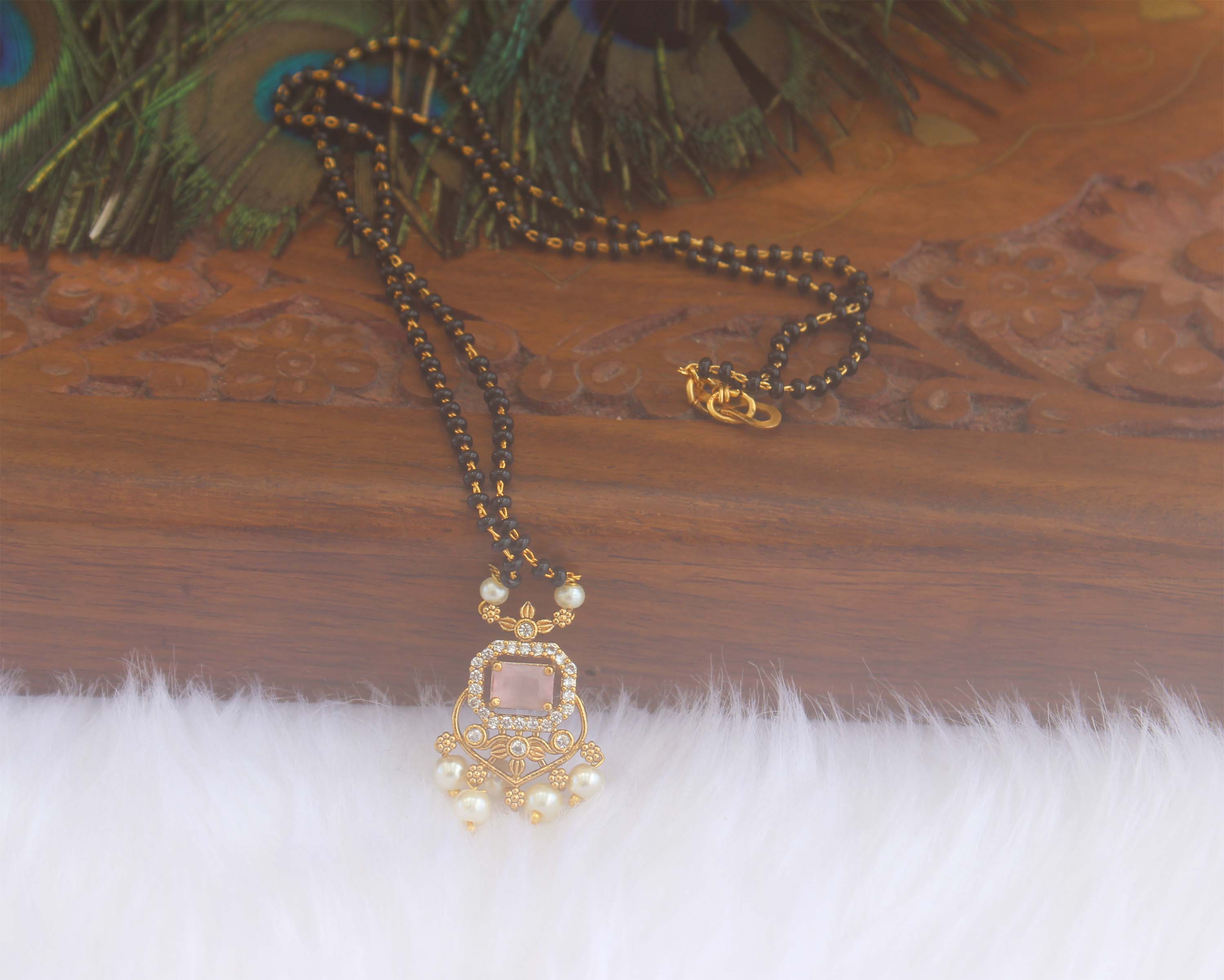 Gold Plated Stone Black Beads Necklace T2174