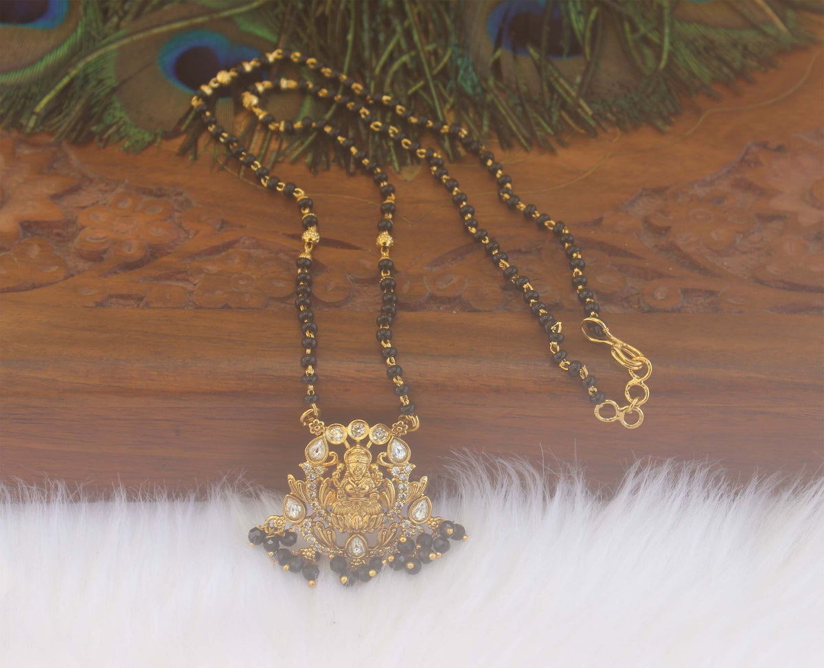 Temple Black Beads Necklace T2217