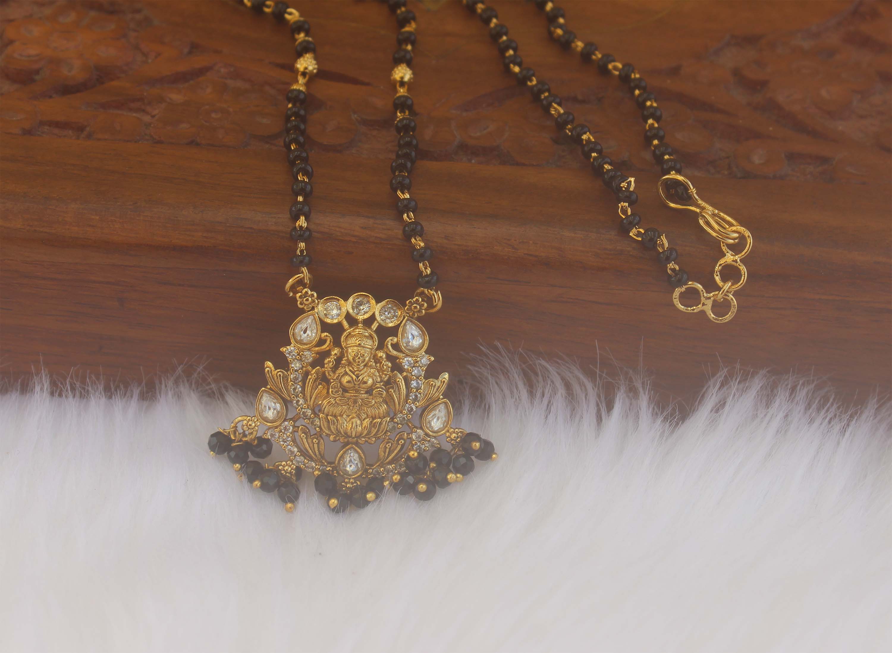 Temple Black Beads Necklace T2217