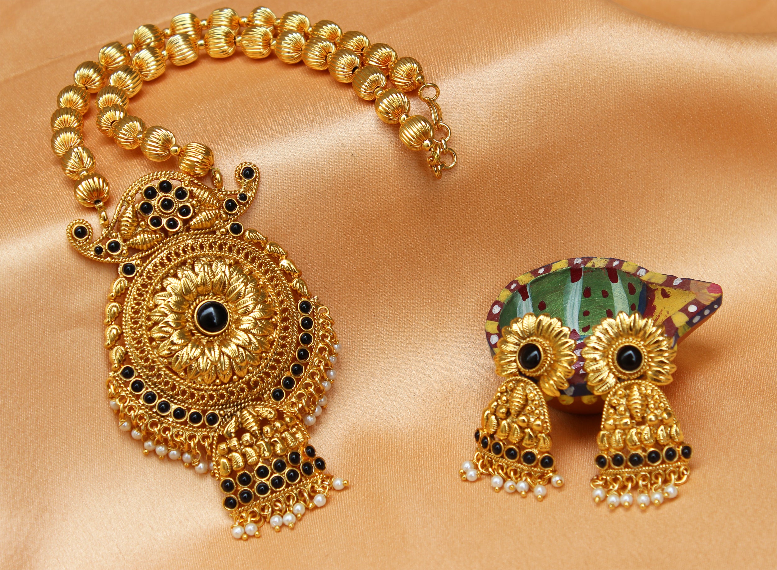 Handmade Matte Finish Necklace Set T2801